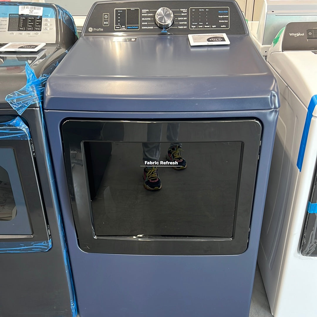 PTD90EBPTRS GE profile, 7.3 ft.³ sapphire blue frontload electric dryer.