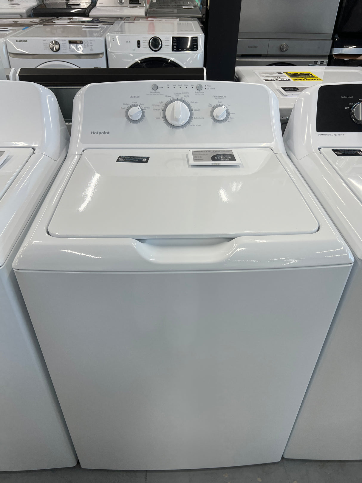 HTW240ASKWS HOTPOINT 3.8 ft.³ white top load washer.