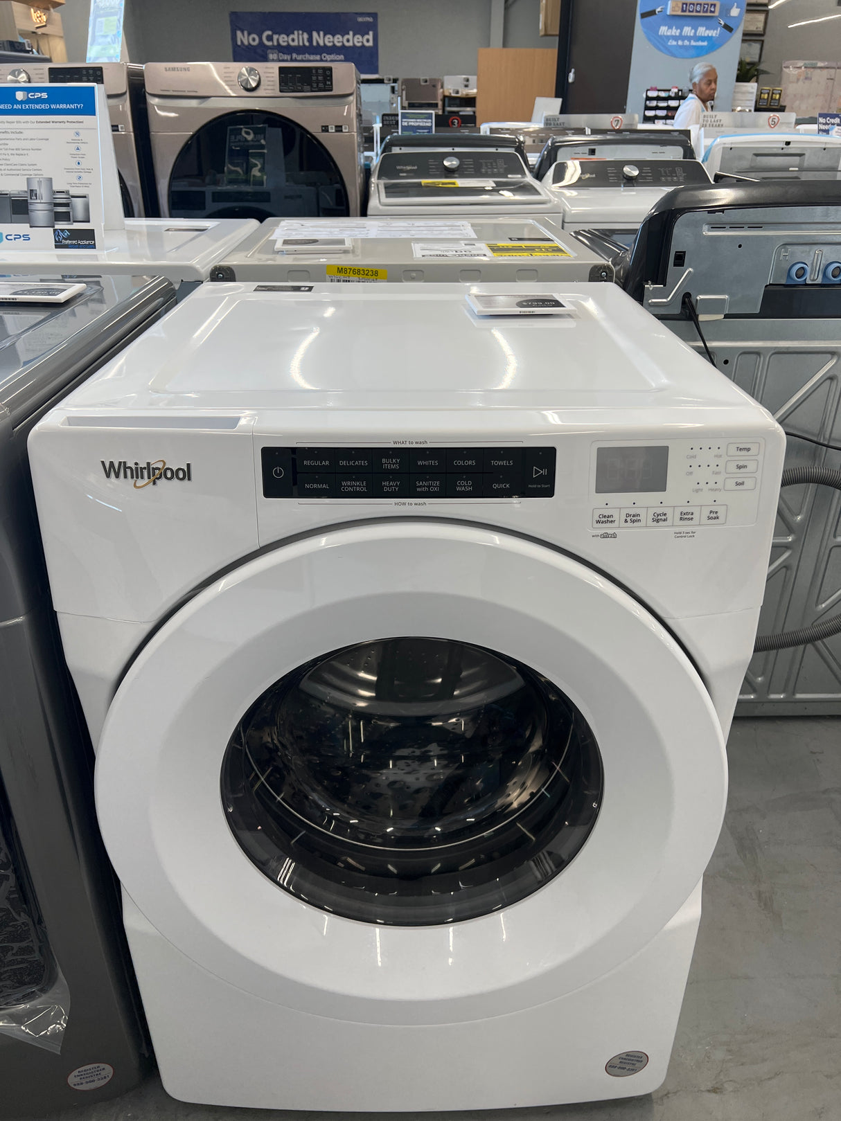 WFW560CHW whirl, pool, 4.3 ft.³ white front load washer.