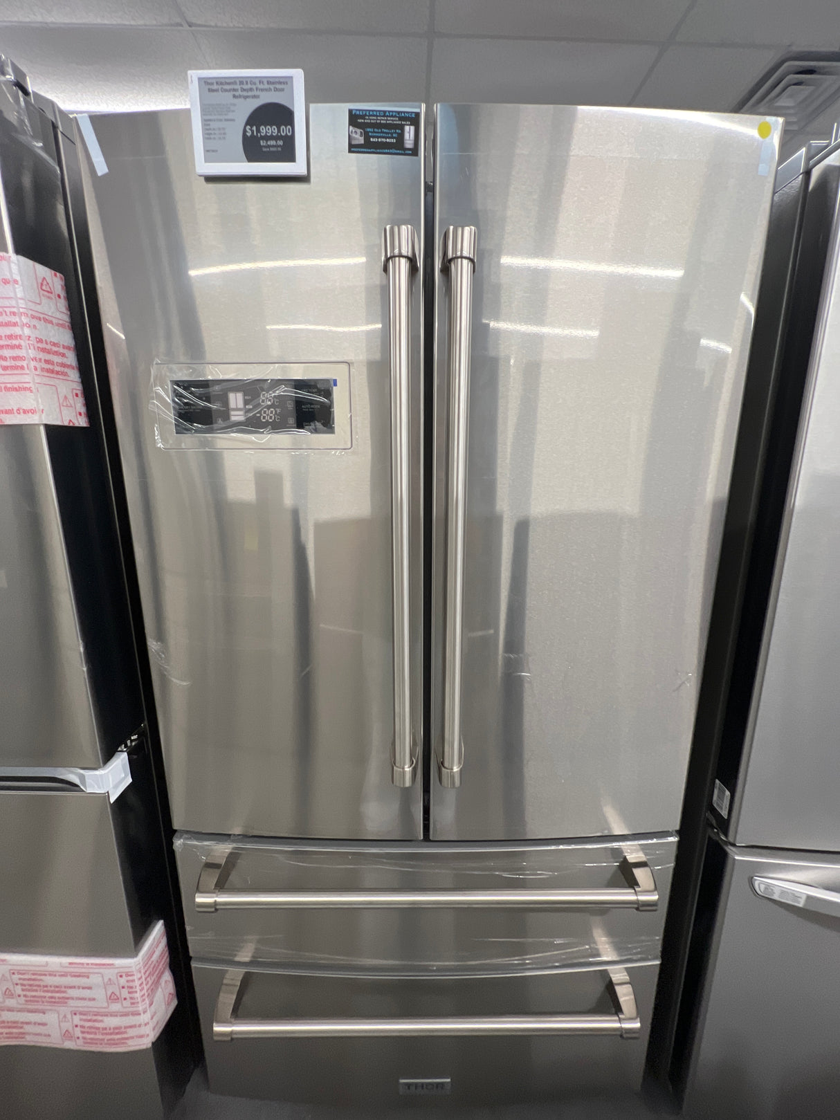 HRF3601F Thor kitchen, 20.9 ft.³ stainless steel counter depth French door refrigerator.